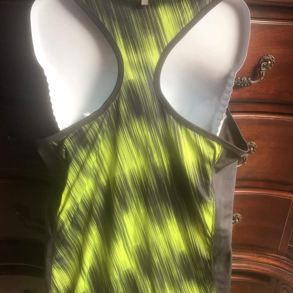 UMBRO DRI FIT RACER BACK WOMENS TANK LIME/GRAY NWT - Picture 3 of 7